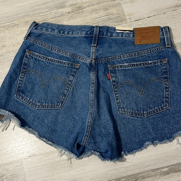 Levi’s 501 shorts size 31. NWT - Picture 4 of 13